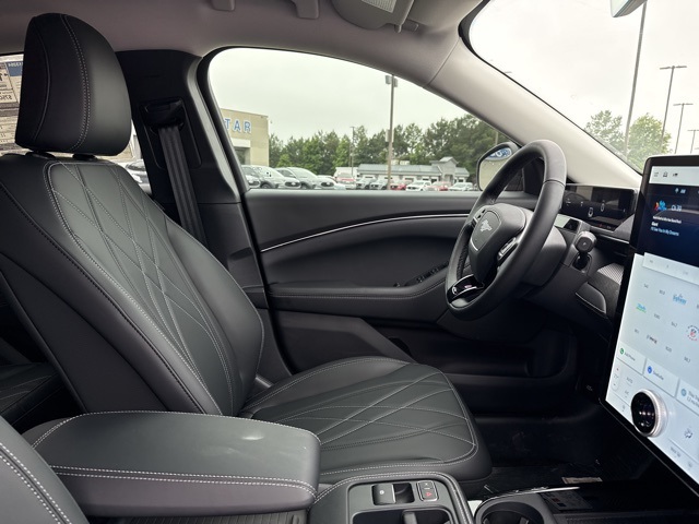 2025 Ford Mustang Mach-E Select photo 17