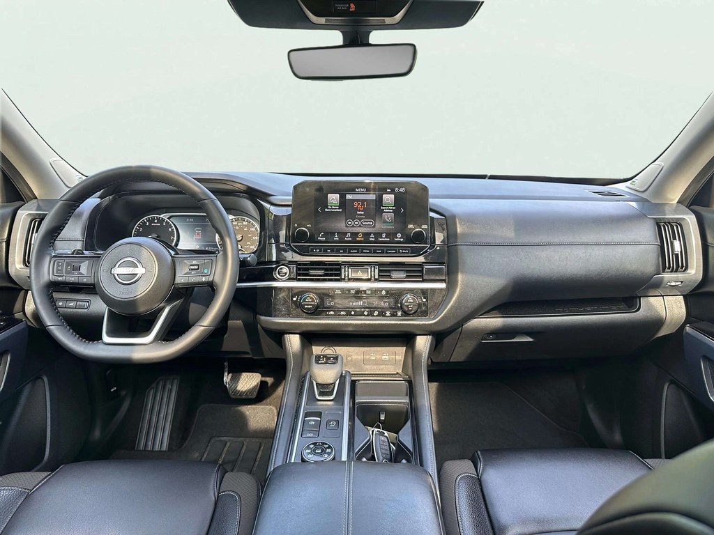2024 Nissan Pathfinder SL photo 10