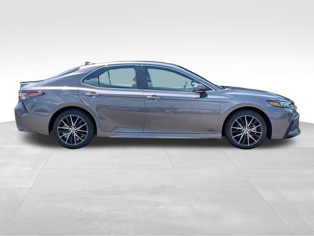 2023 Toyota Camry SE photo 6