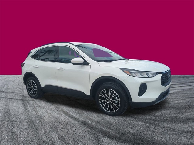 2025 Ford Escape Plug-In Hybrid photo 2