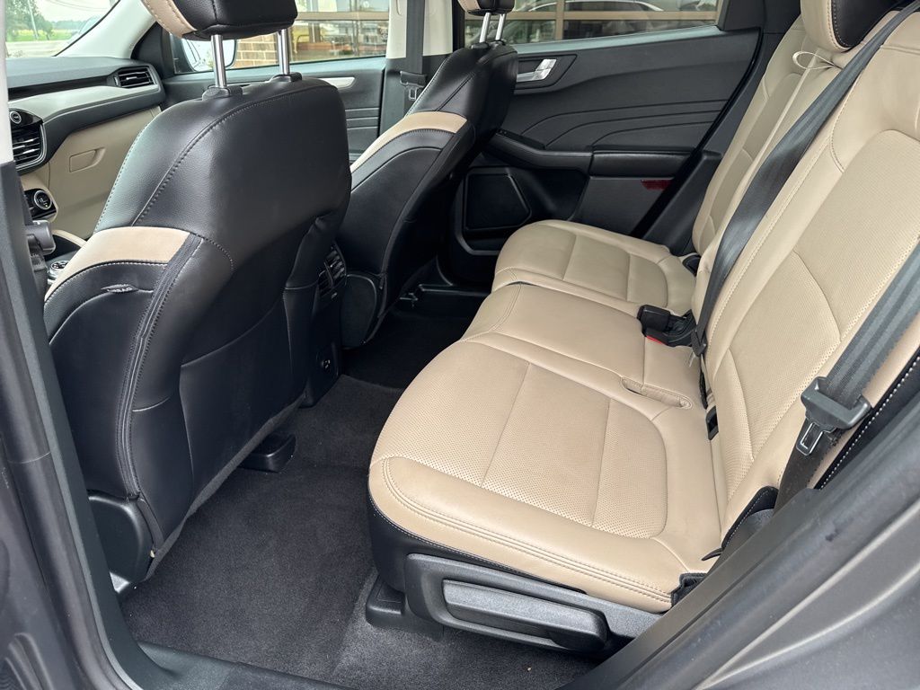 2021 Ford Escape Hybrid SEL photo 16