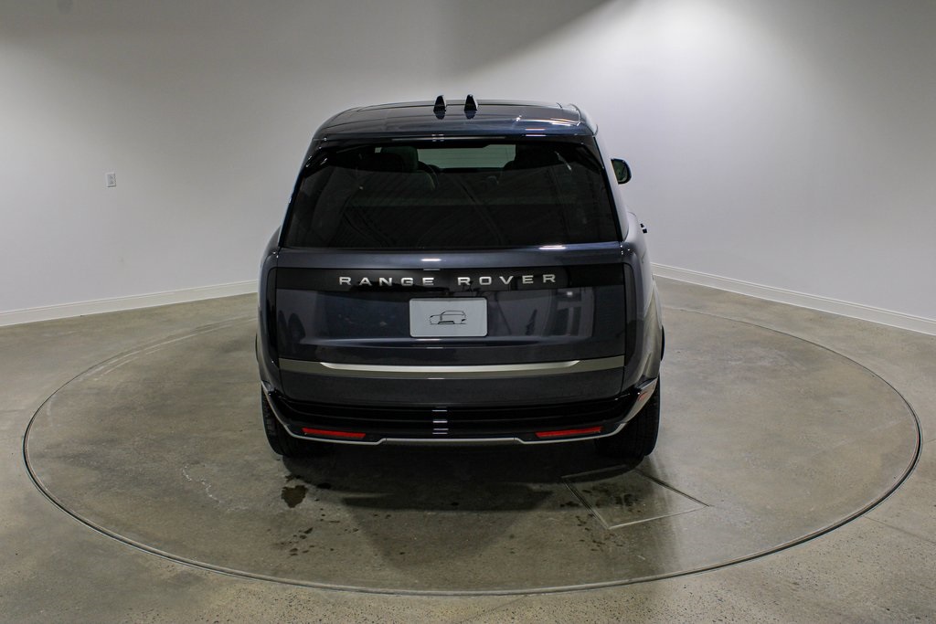 2025 Land Rover Range Rover SE photo 4