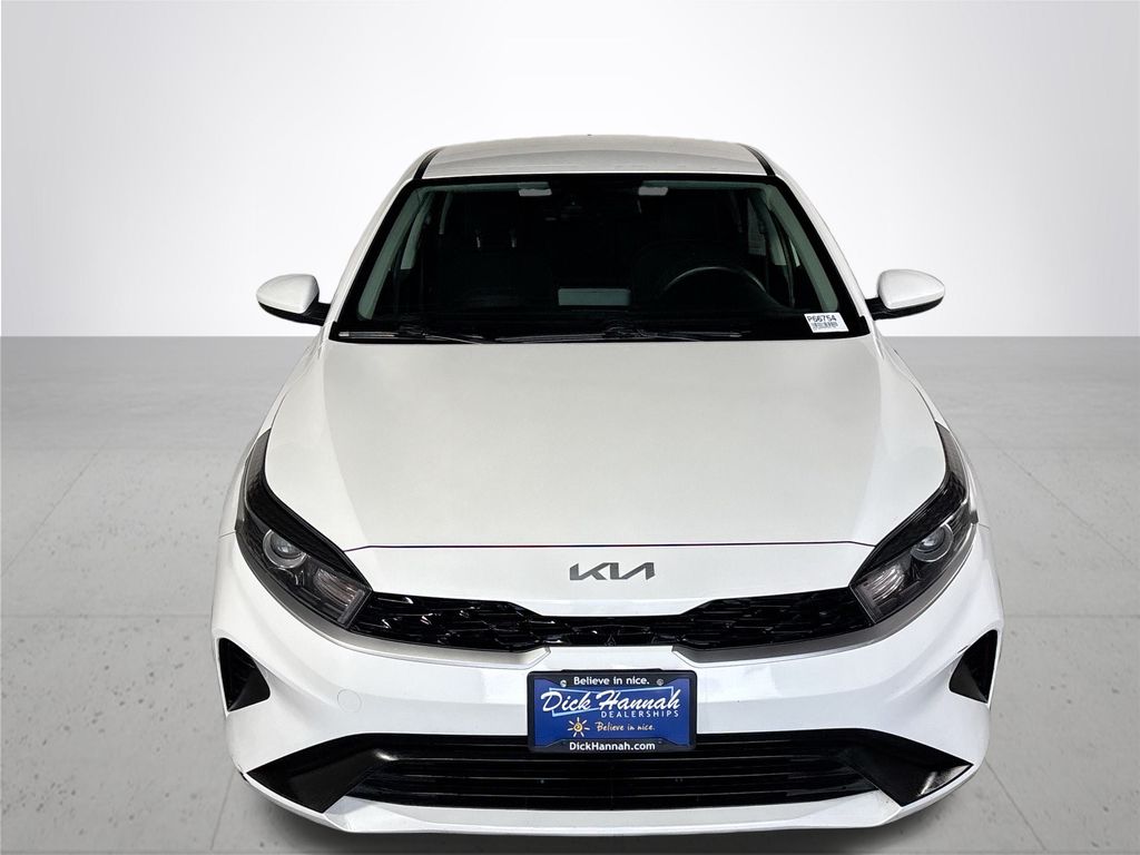 2023 Kia Forte LXS photo 3
