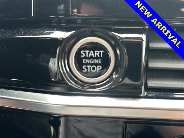 2023 Nissan Pathfinder Platinum photo 19