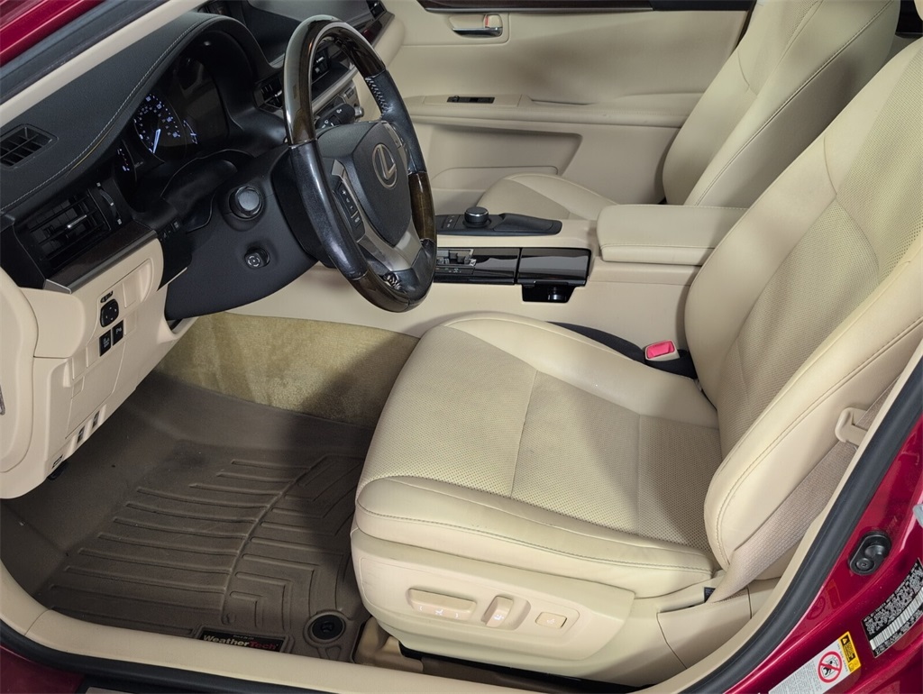 2015 Lexus ES 350 photo 5