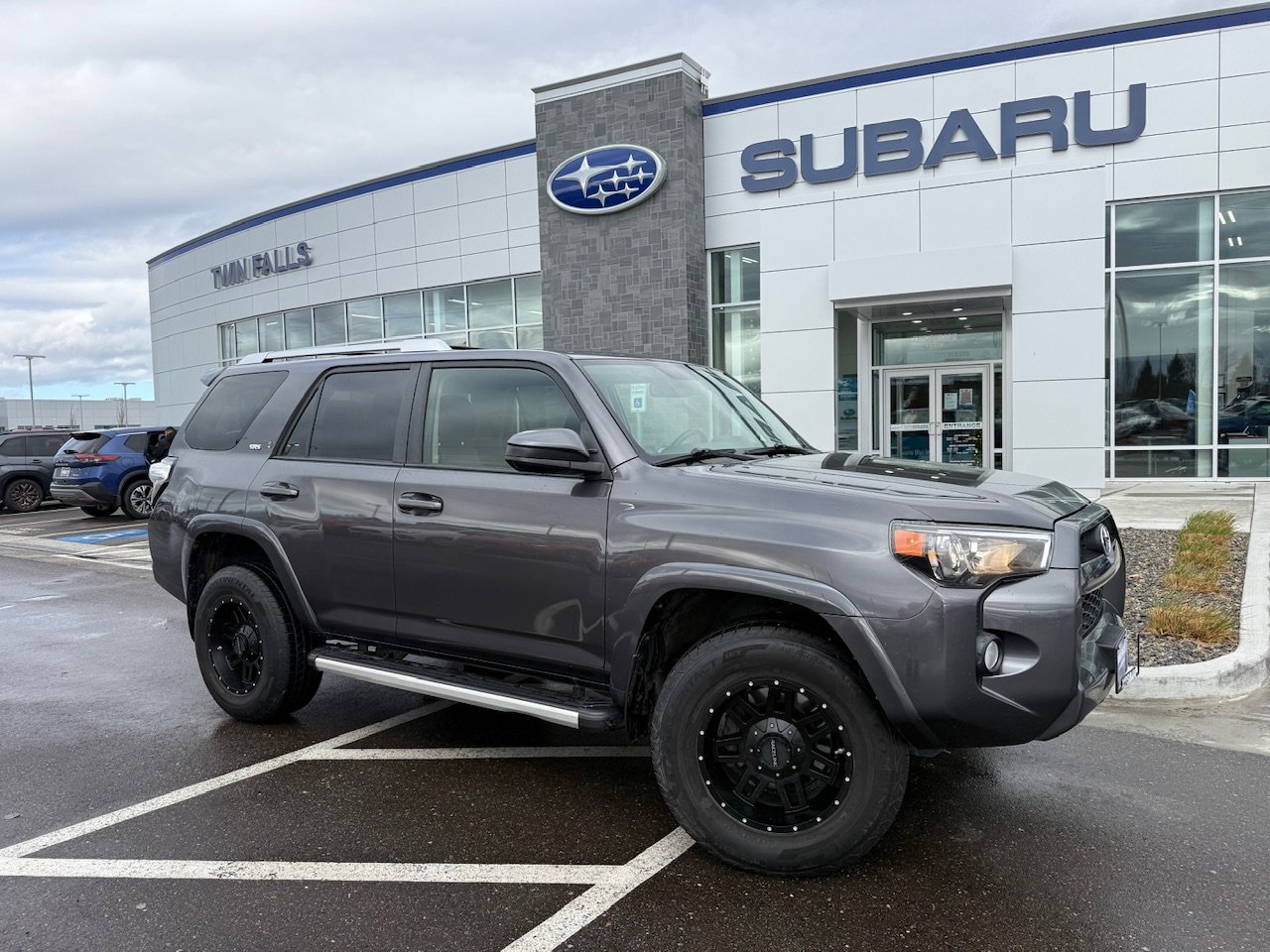2017 Toyota 4Runner SR5's photo