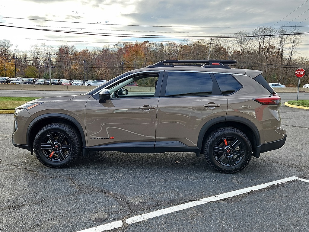 2025 Nissan Rogue SV photo 2