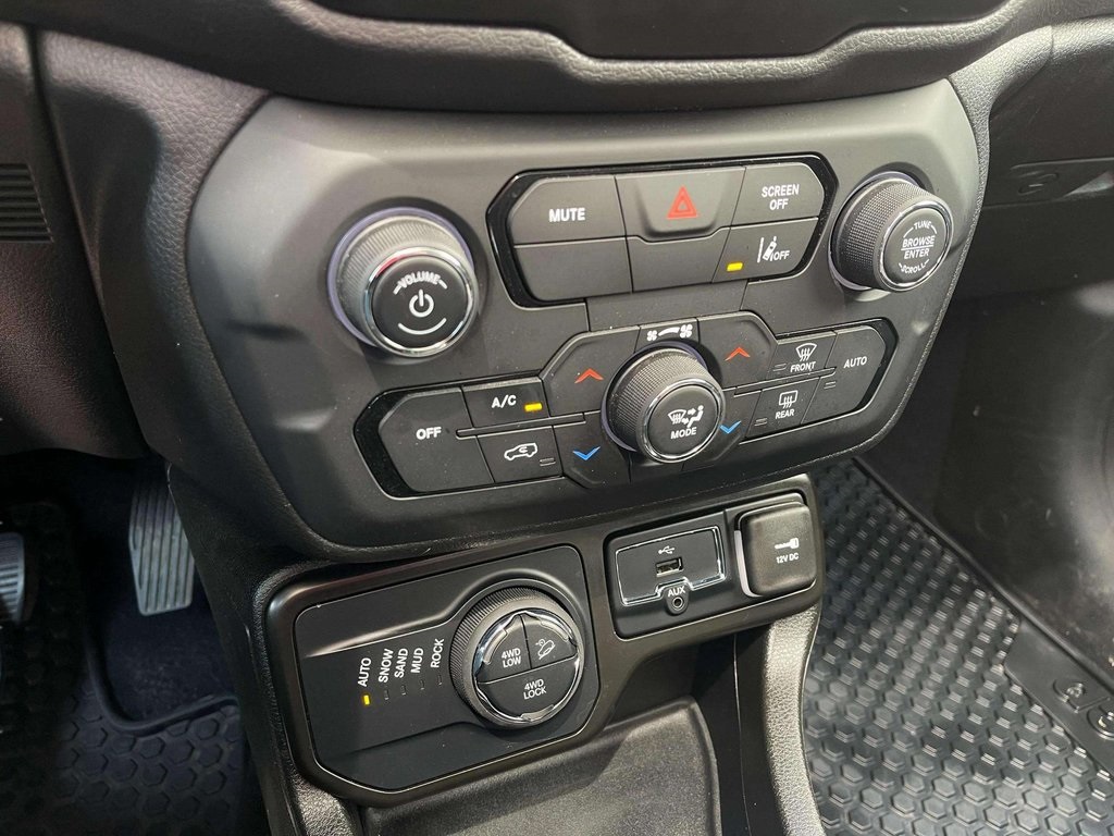 2023 Jeep Renegade Trailhawk photo 12