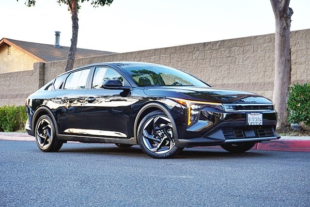 Used 2025 Black Kia EX image 1