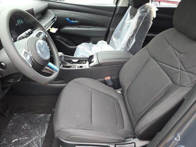 2026 Hyundai Tucson SE photo 3