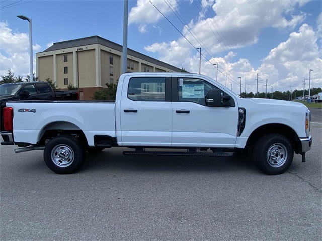 2025 Ford F-250 photo 2