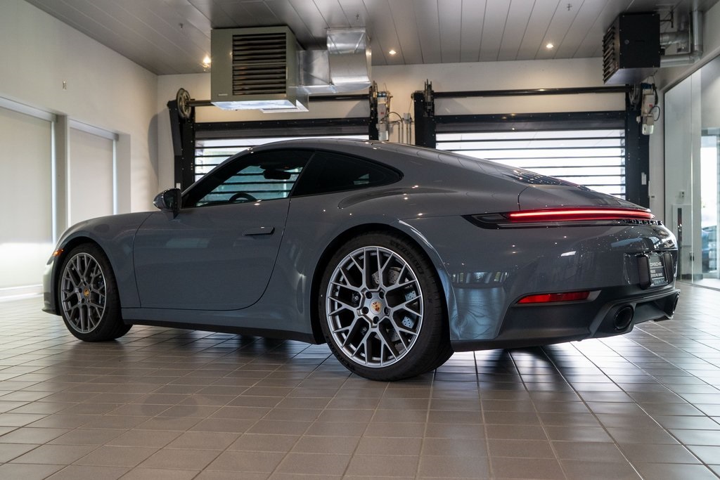 2025 Porsche 911 photo 3