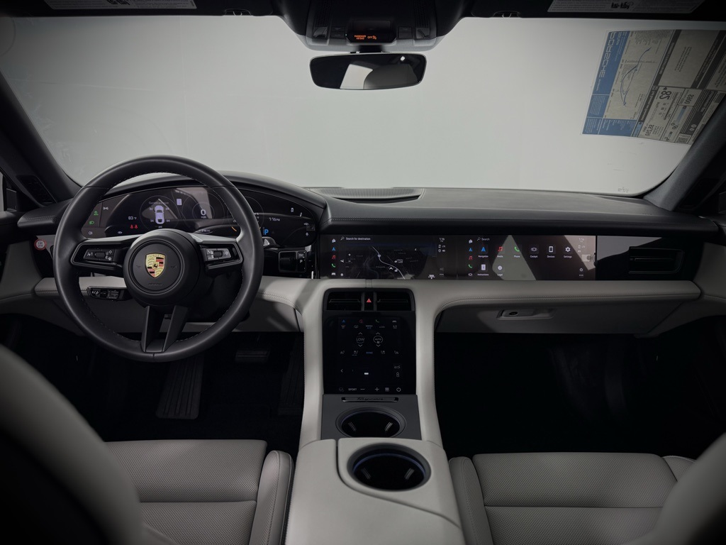 2024 Porsche Taycan photo 22