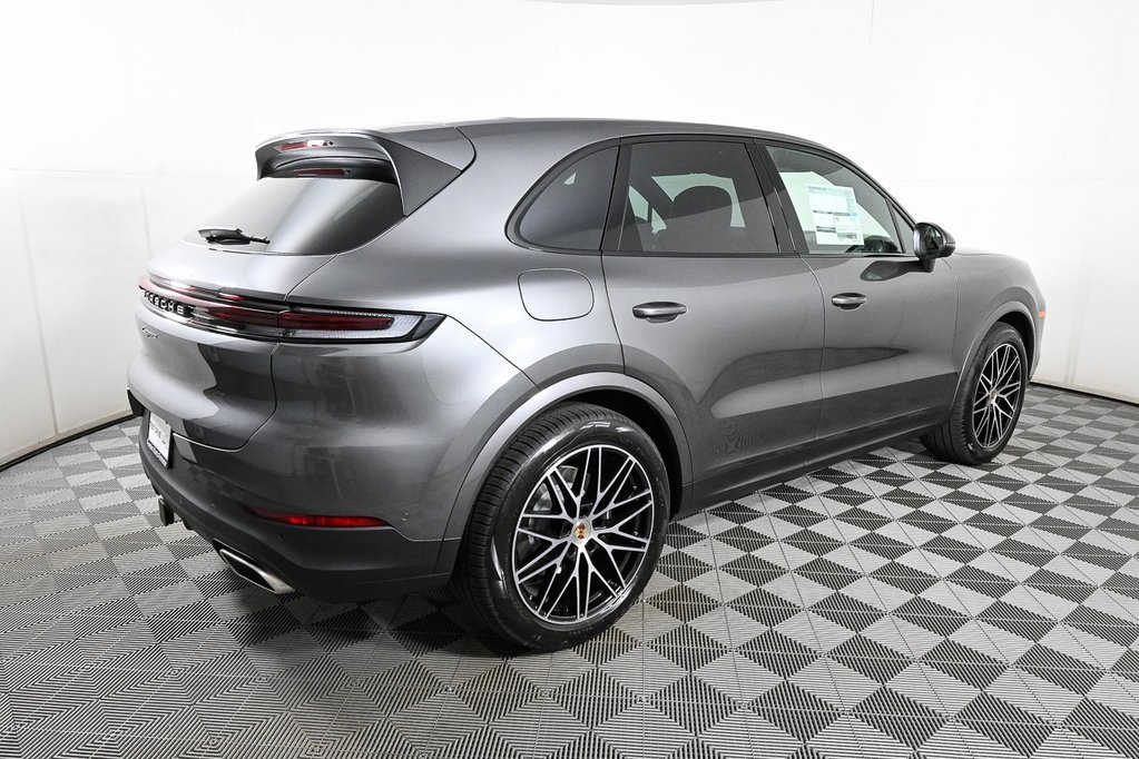 2025 Porsche Cayenne photo 29