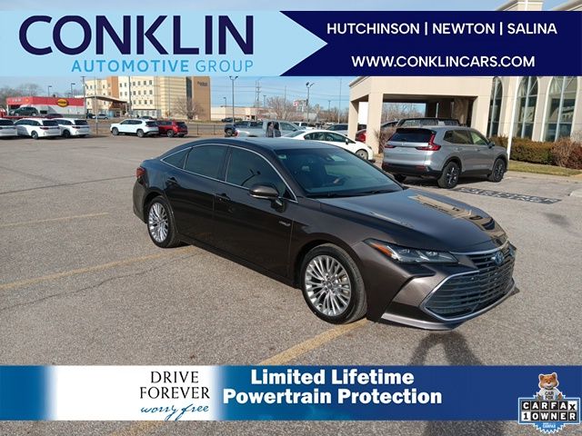2020 Toyota Avalon Limited's photo