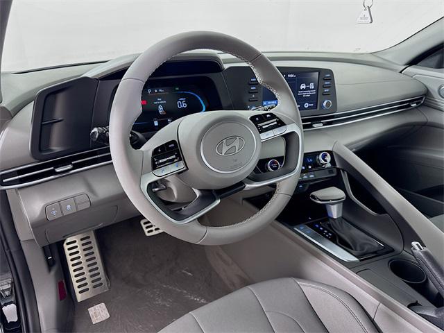 2025 Hyundai Elantra SEL Sport photo 10