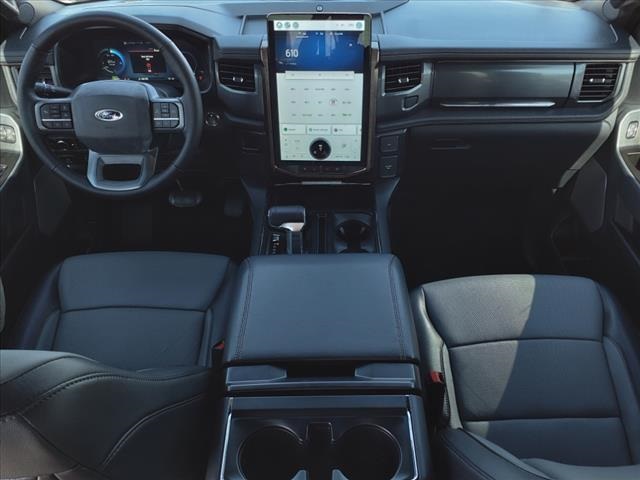 2022 Ford F-150 Lightning Lariat photo 3