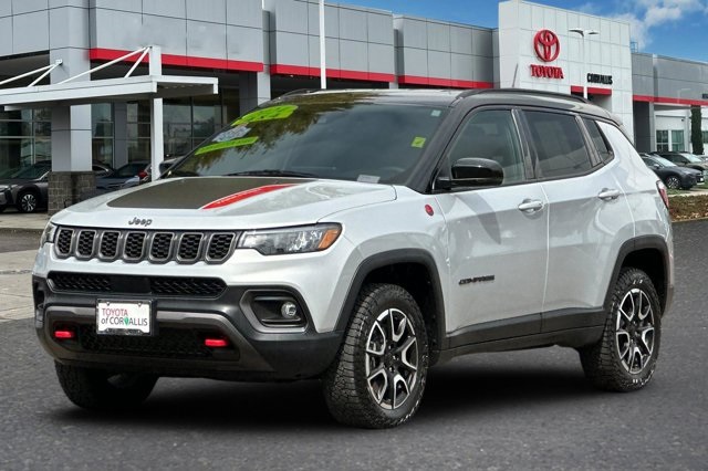 2024 Jeep Compass Trailhawk photo 4