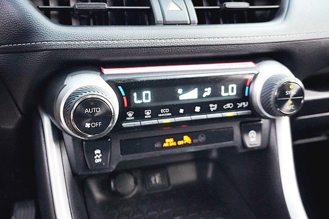 Used 2024  Toyota XLE image 26