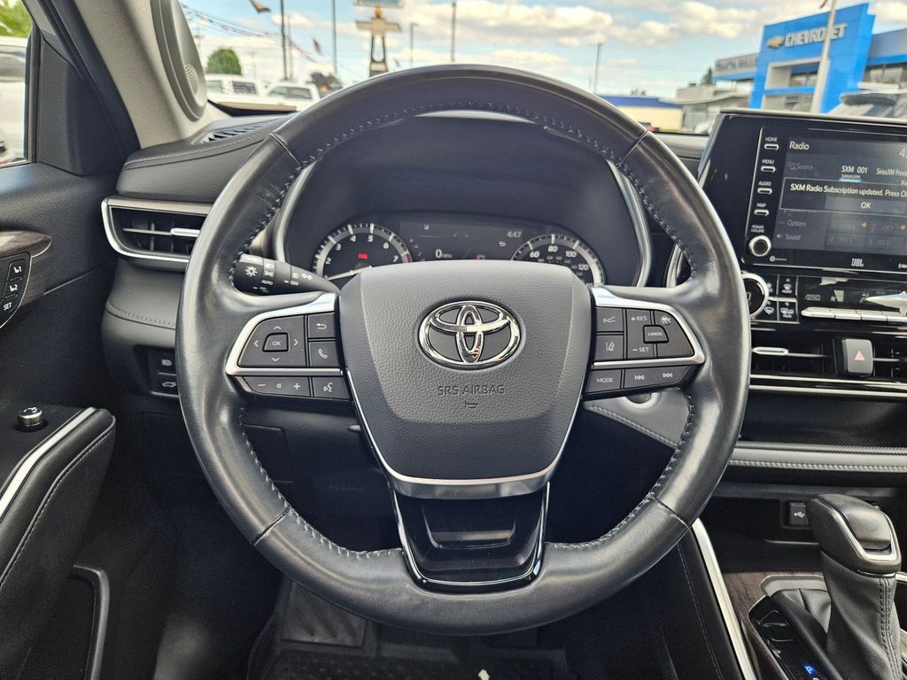 2021 Toyota Highlander Limited photo 14