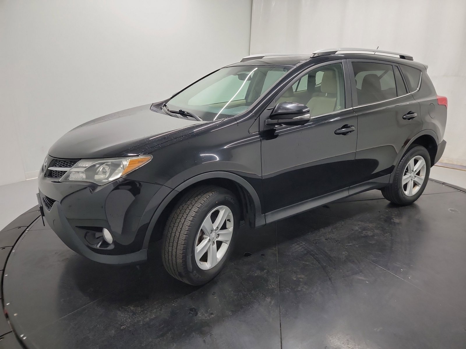 2013 Toyota RAV4 XLE photo 4