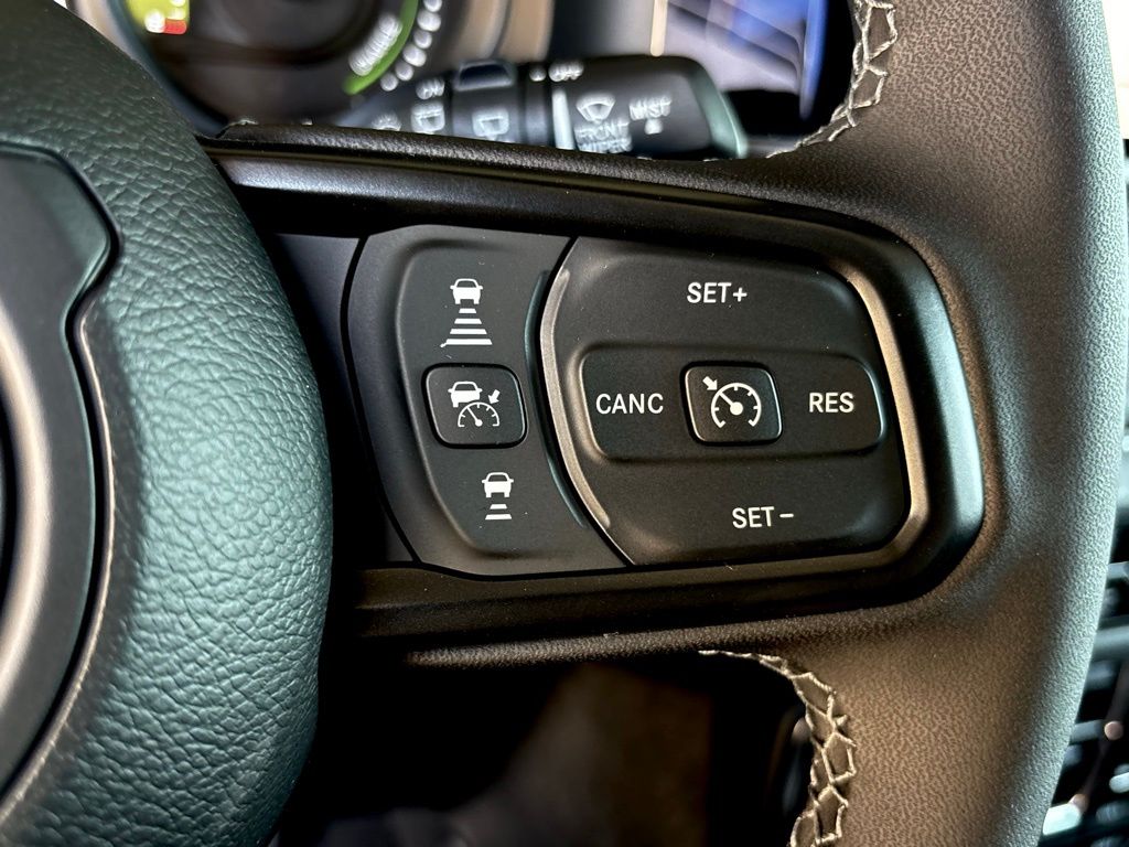 2025 Jeep Wrangler Rubicon 4xe photo 26