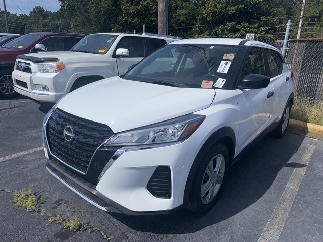 2023 Nissan Kicks S photo 2