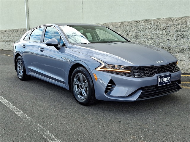 2022 Kia K5 LXS photo 2