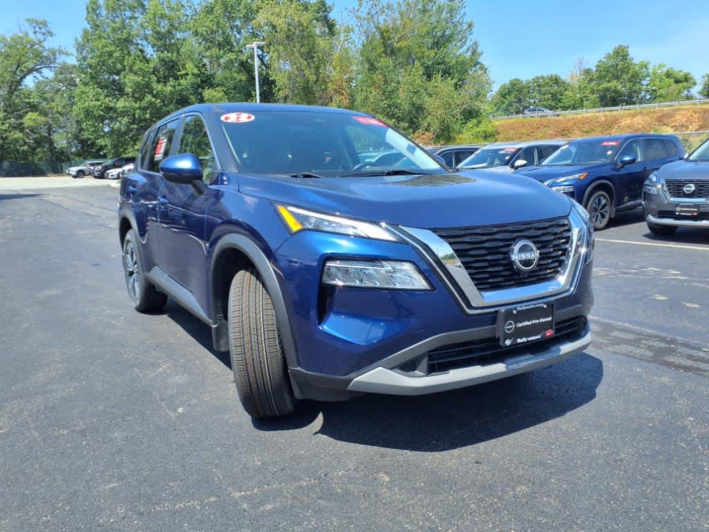 2022 Nissan Rogue SV photo 3