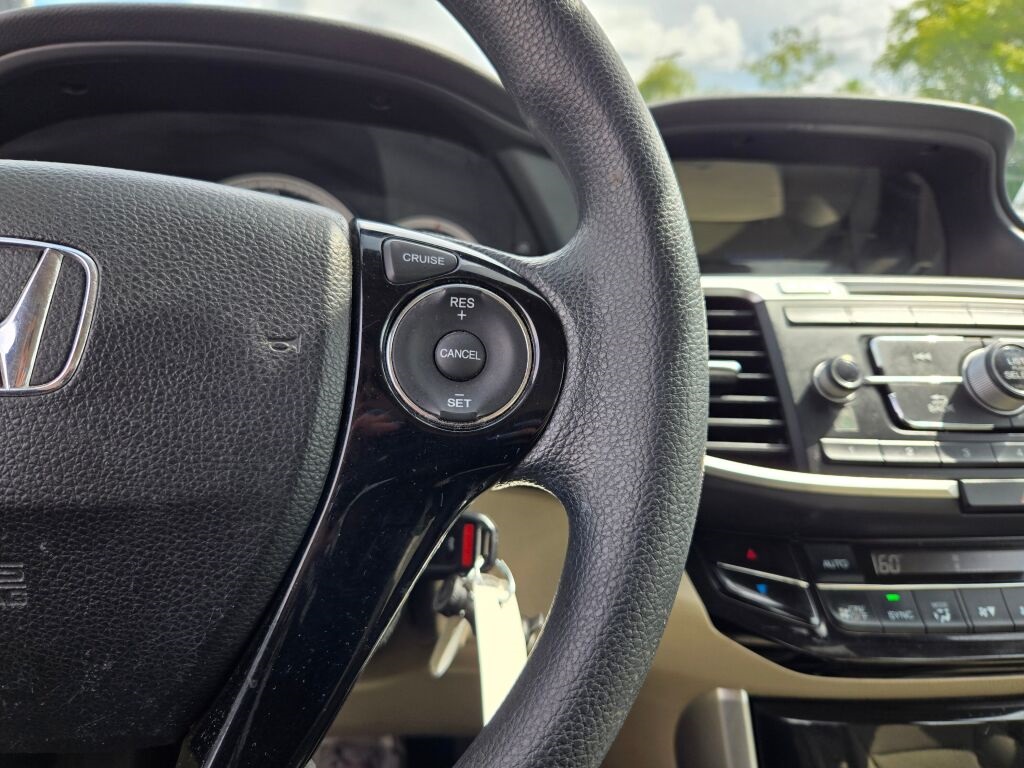 2017 Honda Accord LX photo 22