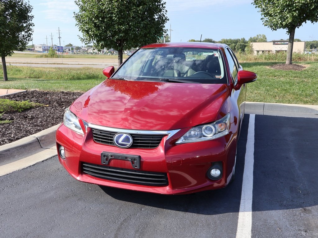 2013 Lexus CT 200h photo 2