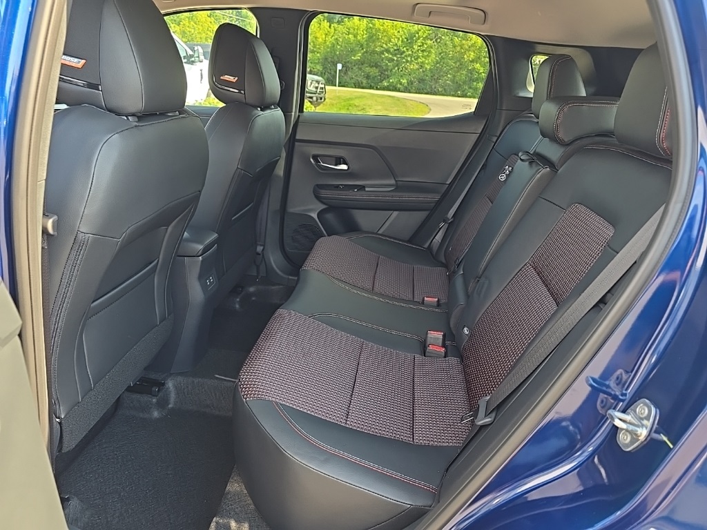 2025 Nissan Kicks SR photo 6