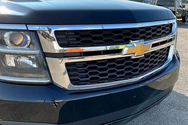 2015 Chevrolet Suburban LT photo 29