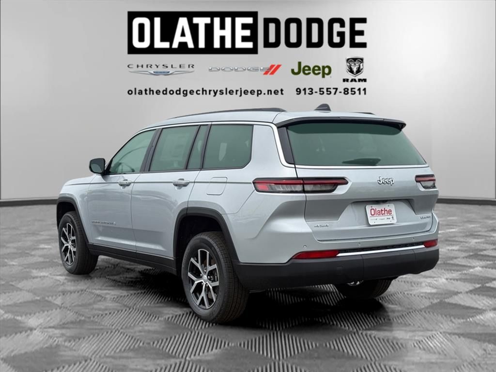 2025 Jeep Grand Cherokee Limited photo 3