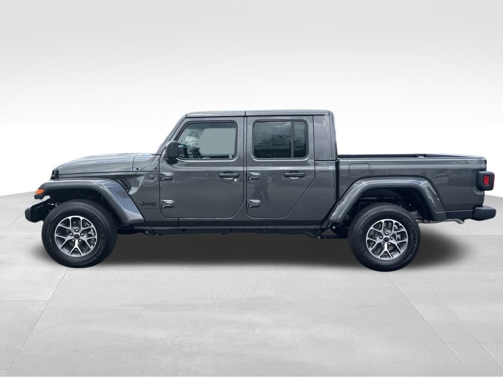 2025 Jeep Gladiator Sport S photo 2