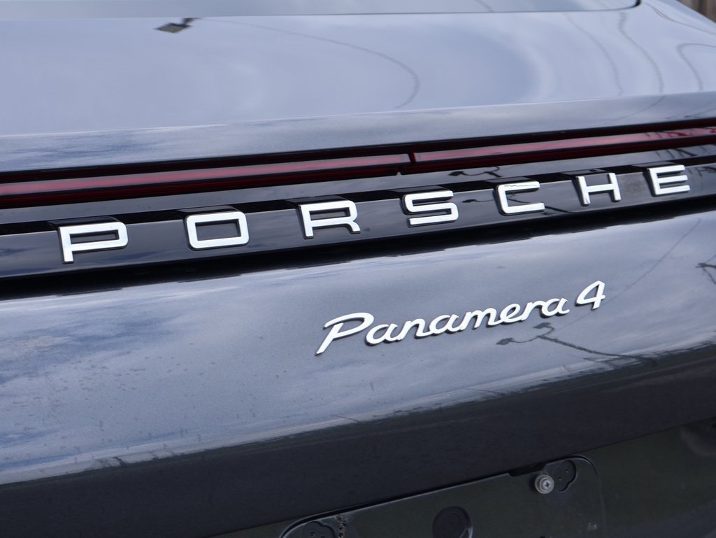 2018 Porsche Panamera Base 4 photo 6