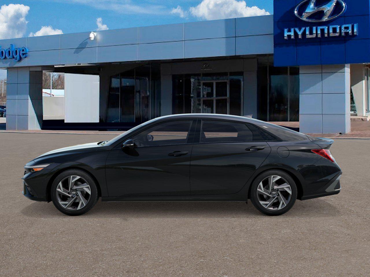 2025 Hyundai Elantra SEL Sport photo 2