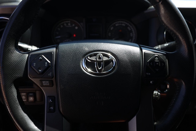2017 Toyota Tacoma SR5 photo 23