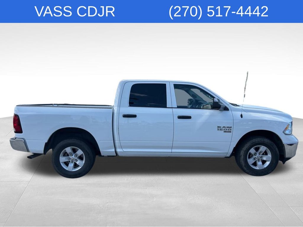 2023 Ram 1500 Classic SLT photo 4