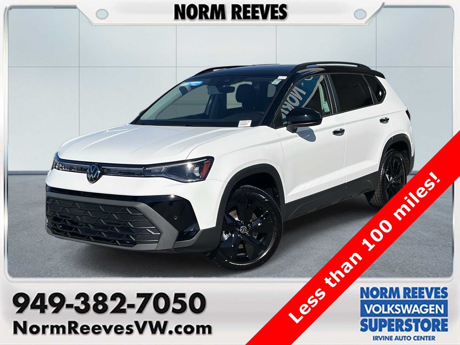 2025 Volkswagen Taos SE Black's photo