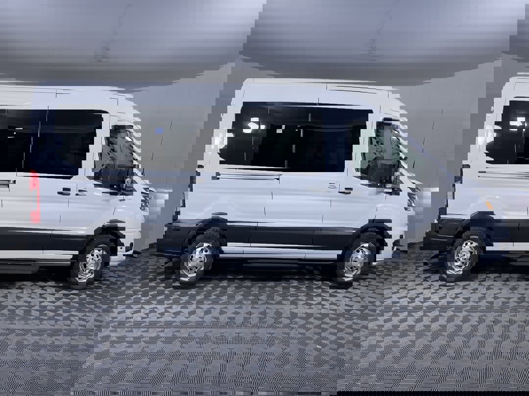 2025 Ford Transit Passenger XLT photo 9