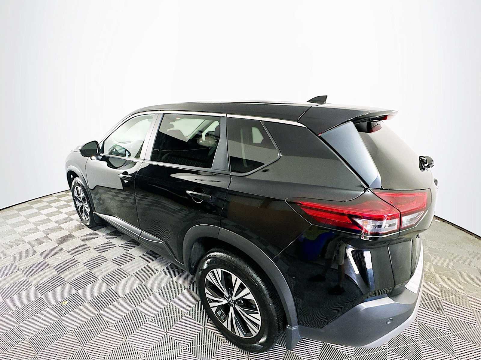 2023 Nissan Rogue SV photo 6