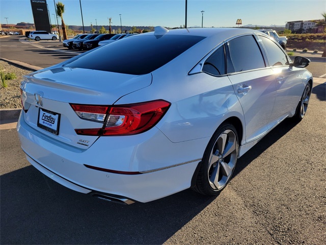 2019 Honda Accord Touring 2.0T photo 4