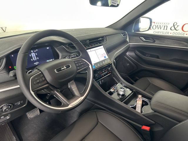 2025 Jeep Grand Cherokee Limited photo 16
