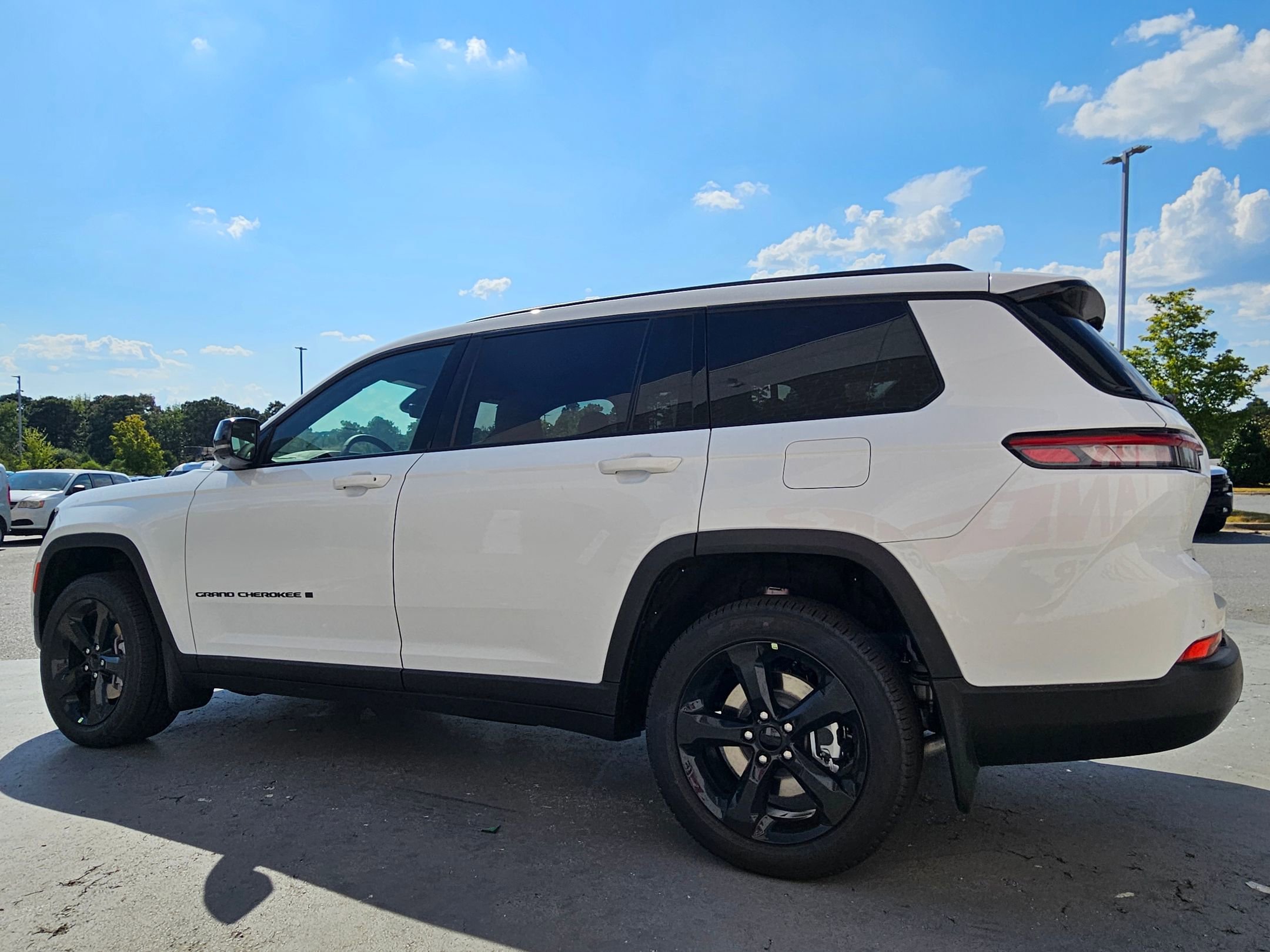 2025 Jeep Grand Cherokee Limited photo 4
