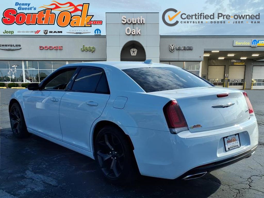 2021 Chrysler 300 Touring Limited photo 2