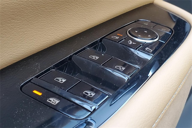 2025 Infiniti QX80 Luxe photo 9