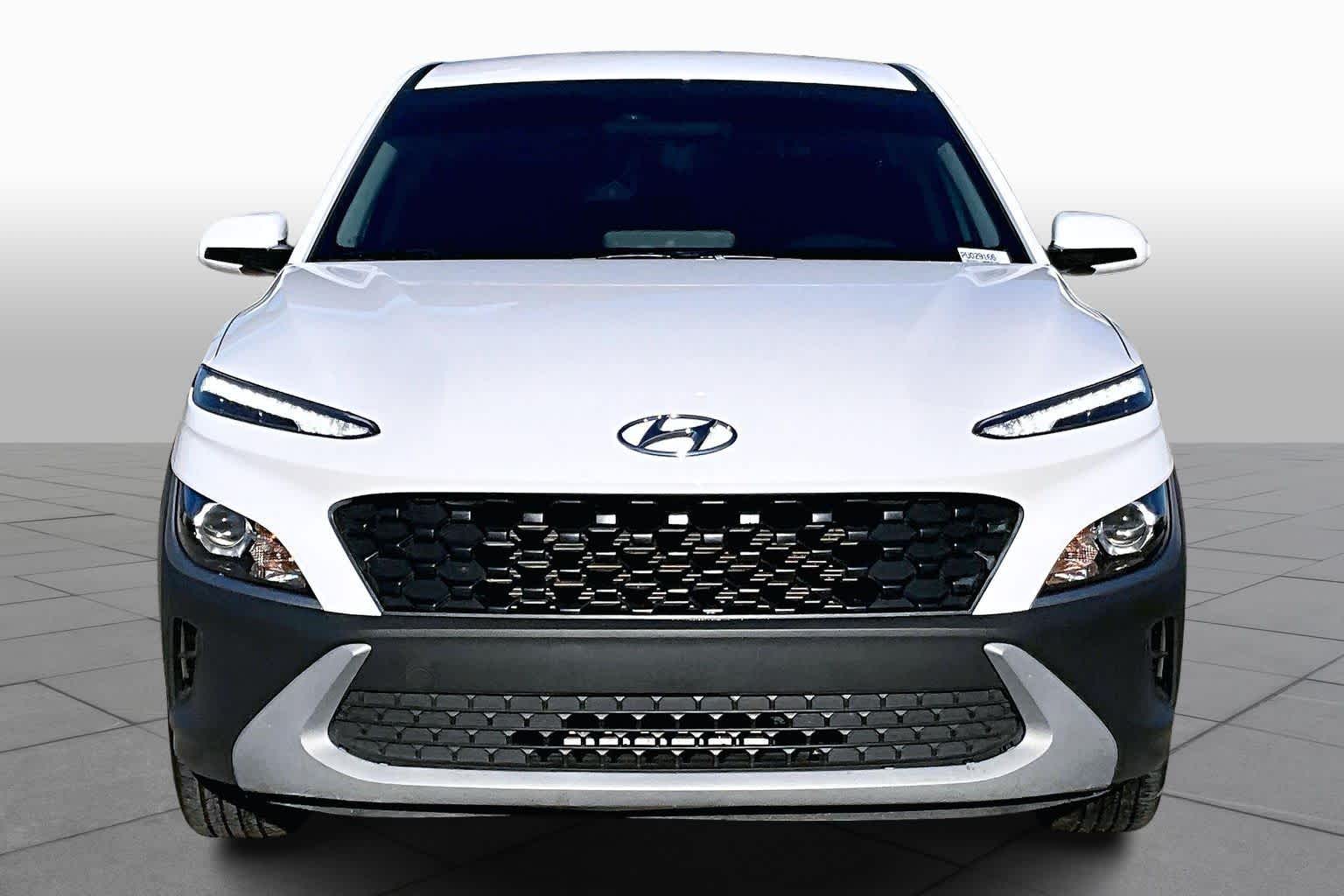 2023 Hyundai Kona SE photo 2