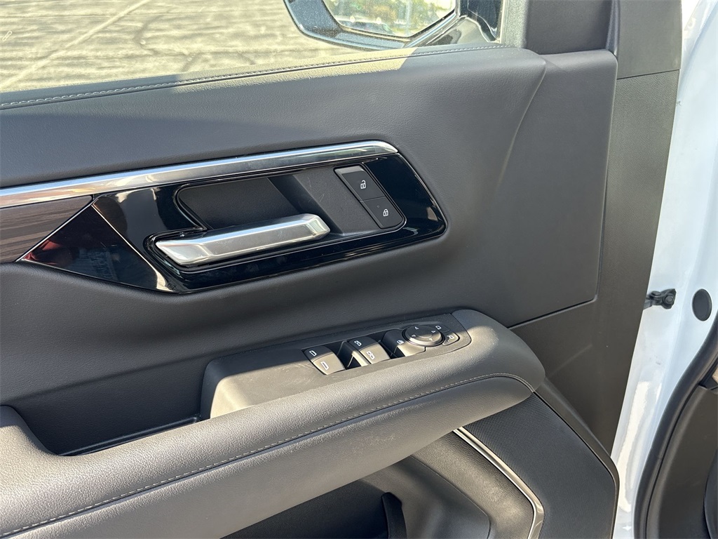 2025 Chevrolet Tahoe LS photo 15