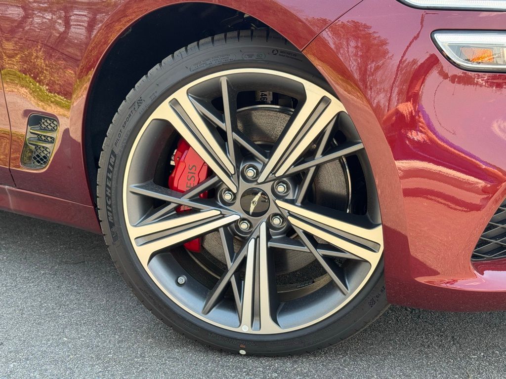2025 Genesis G70 3.3T Sport Advanced photo 6